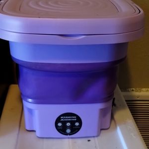 1 gallon portable clothing washer.